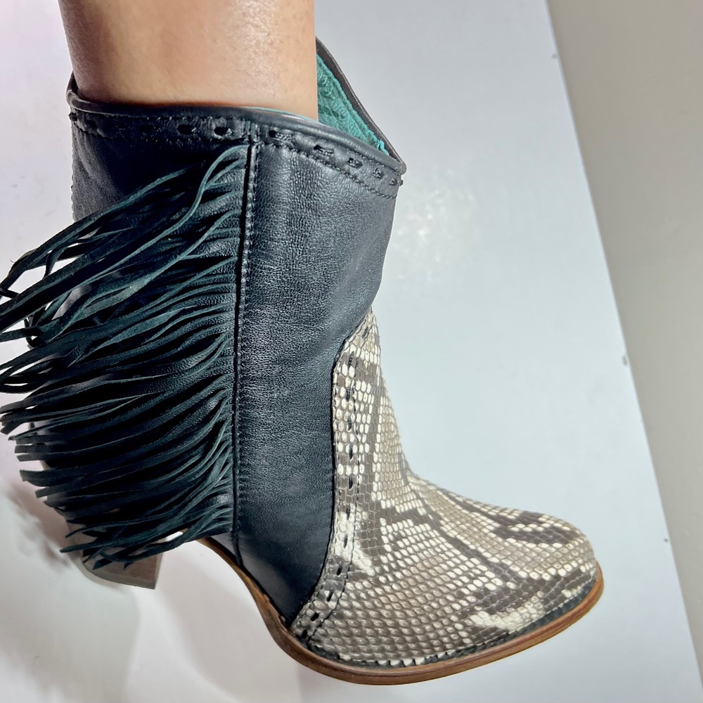 Ladies Corral Mid Calf Boots Snakeskin Leather w/Fringe Sz 8